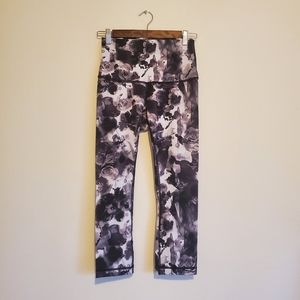 Lululemon Wunder Under Crop Black Floral Mauve 6